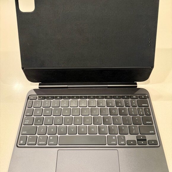 Apple iPad Pro 11-inch Magic Keyboard (M4 or M5 only) - Picture 2 of 2